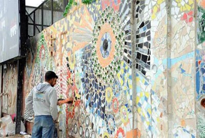 decorating school wall in Damascus2.jpg